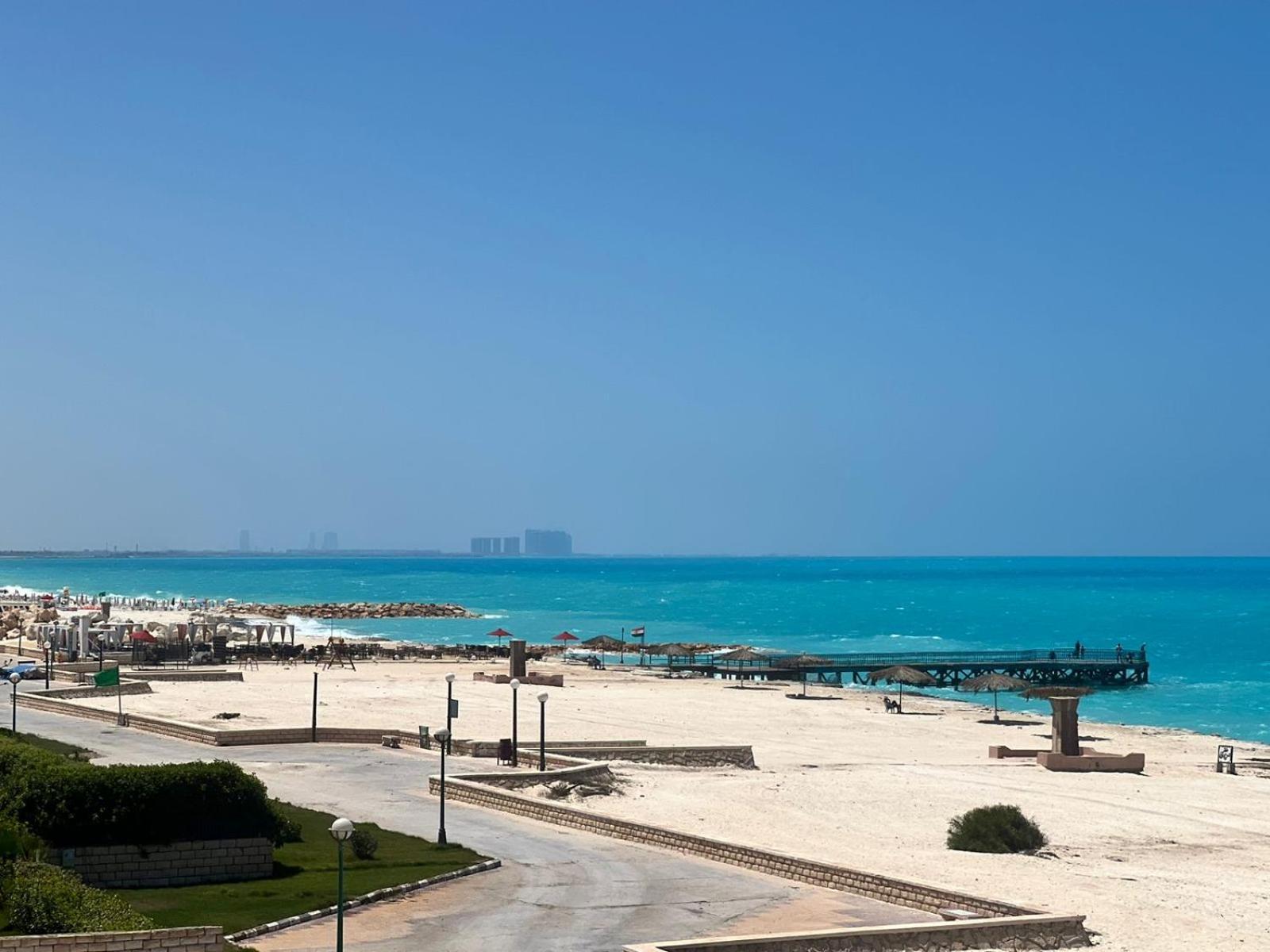Beachfront Chalet in Green Beach, North Coast Villa El Alamein Buitenkant foto