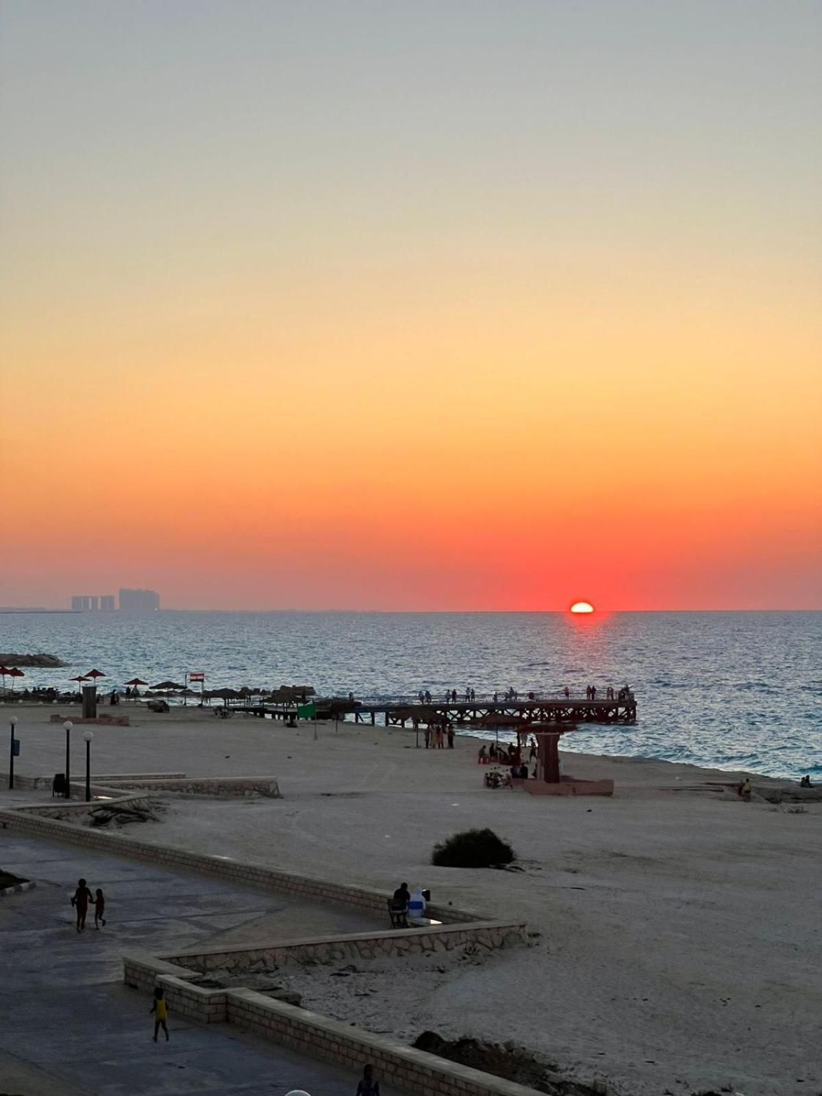 Beachfront Chalet in Green Beach, North Coast Villa El Alamein Buitenkant foto