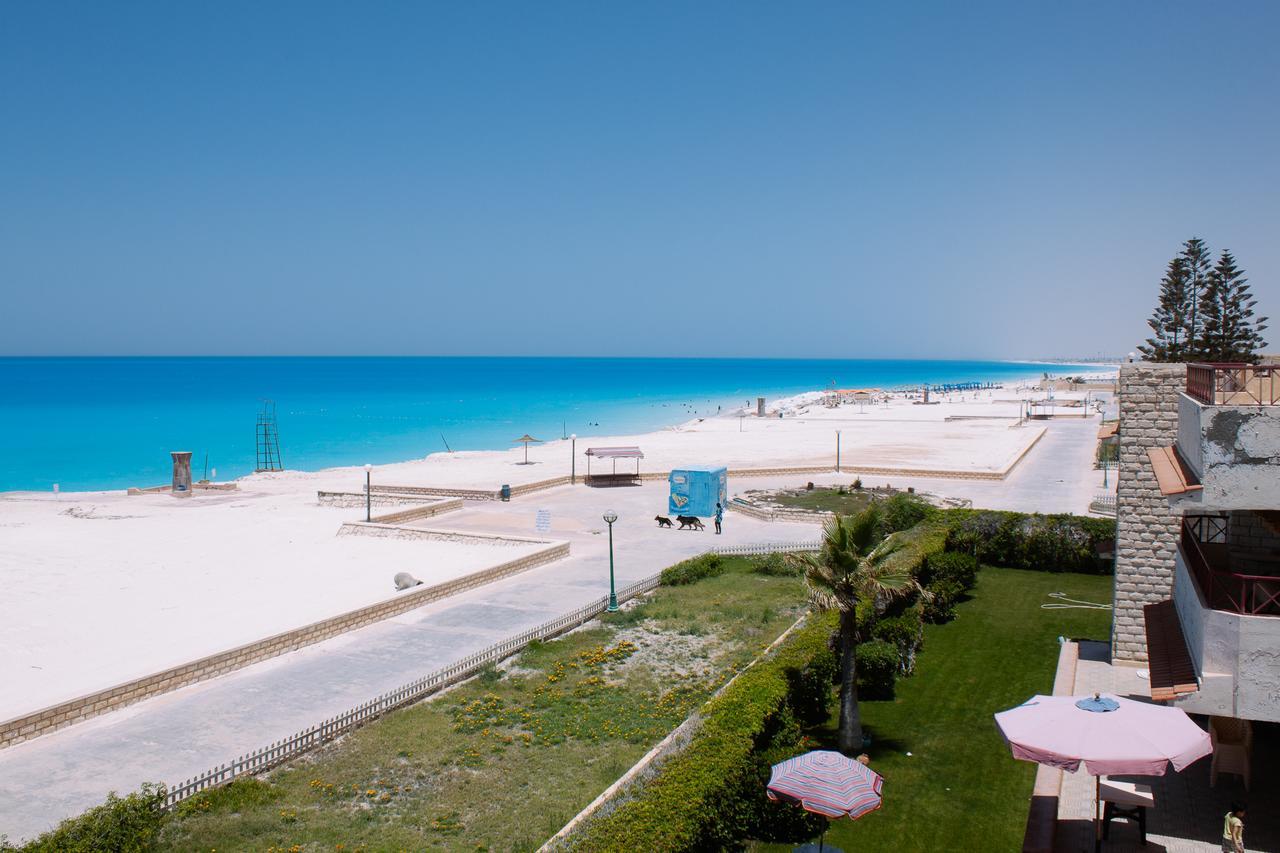 Beachfront Chalet in Green Beach, North Coast Villa El Alamein Buitenkant foto